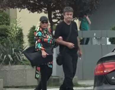 Nada Topčagić stajala u avionu sa sve psom jer nije bilo mesta pa je pala