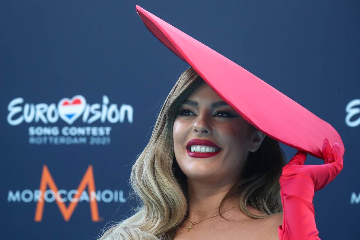 andzelija peristeri dvoglavi orao simbol velike albanije evrovizija foto