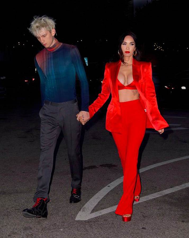 Megan Foks u providnoj haljini