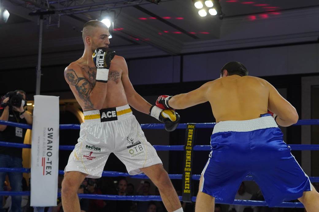 veljko raznatovic boks pobeda gruzin