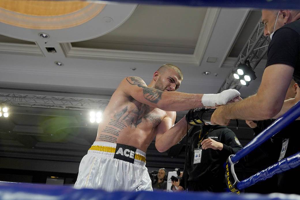 veljko raznatovic boks pobeda gruzin