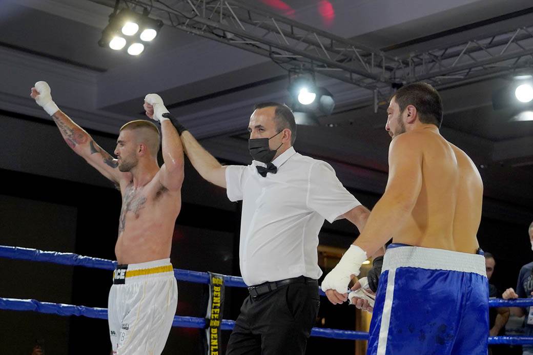 veljko raznatovic boks pobeda gruzin