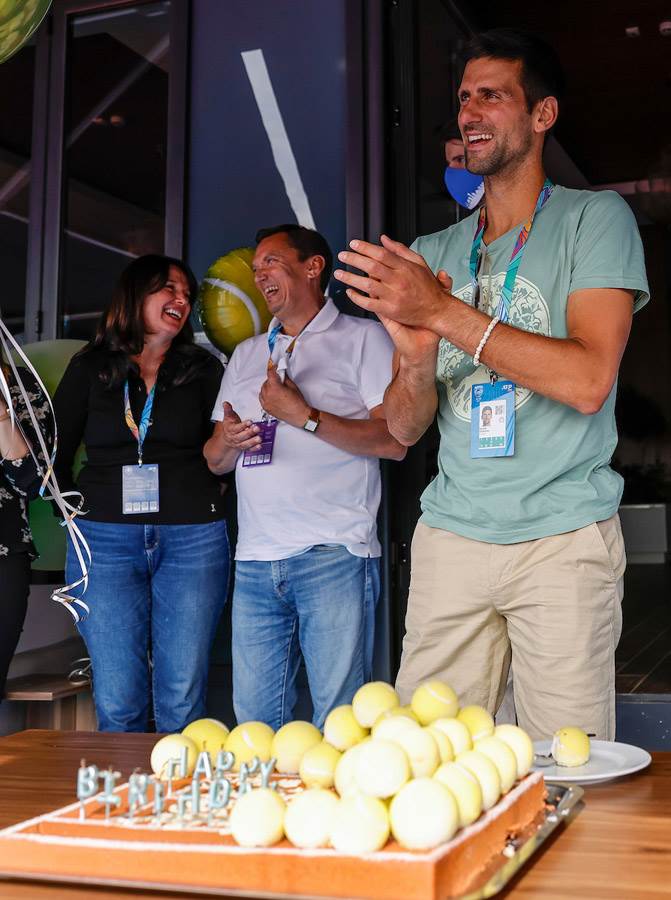 novak djokovic iznenadjenje rodjendan poklon torta beograd turnir
