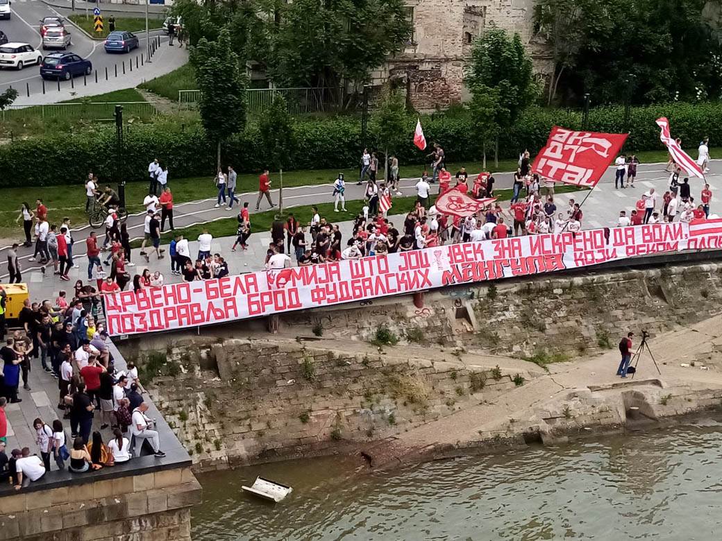 crvena zvezda proslava reka bal na vodi