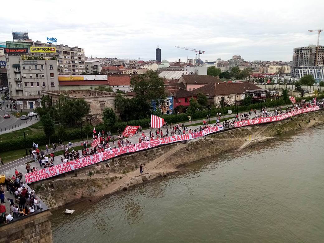 crvena zvezda proslava reka bal na vodi