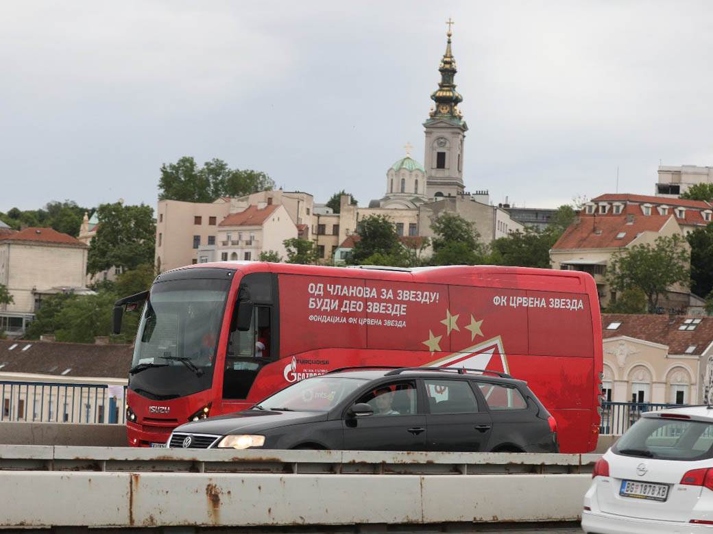 crvena zvezda proslava reka bal na vodi