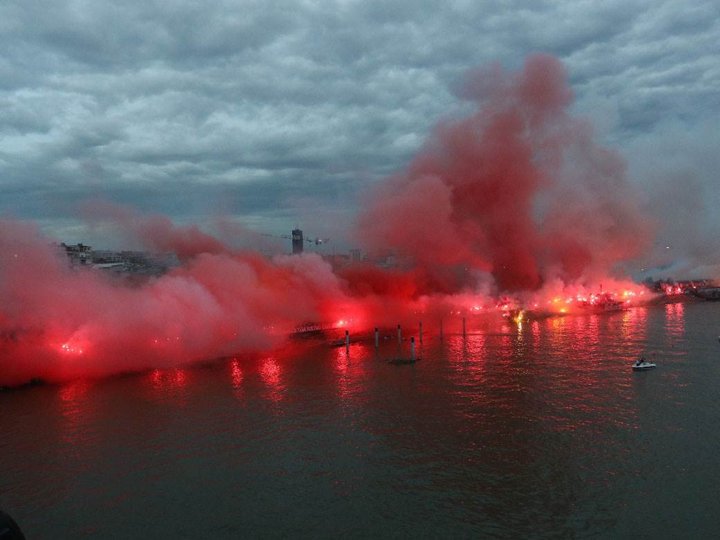crvena zvezda proslava reka bal na vodi