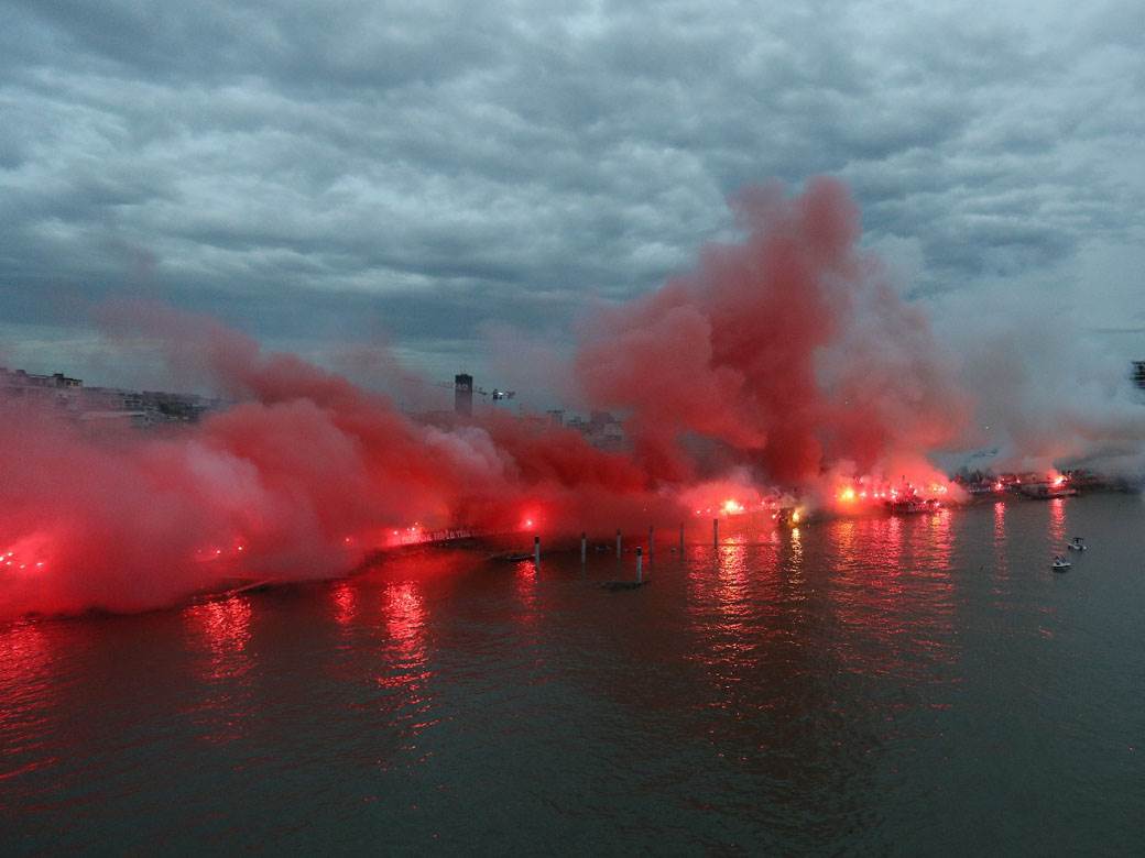 crvena zvezda proslava reka bal na vodi