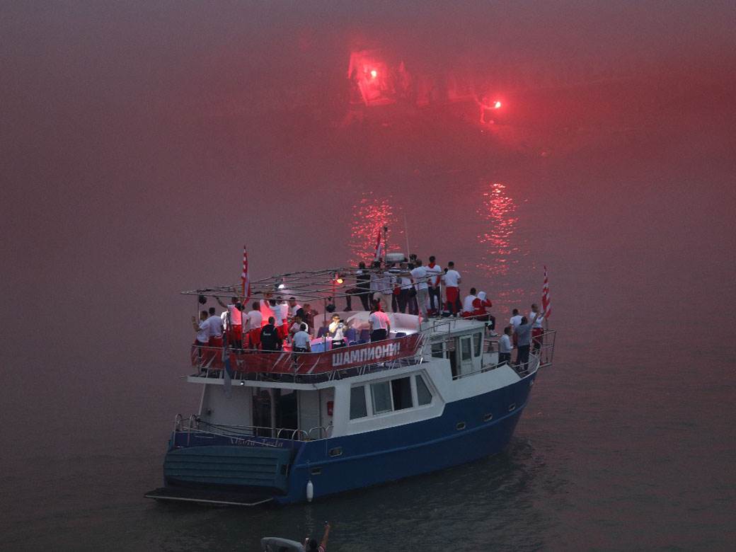 crvena zvezda proslava reka bal na vodi