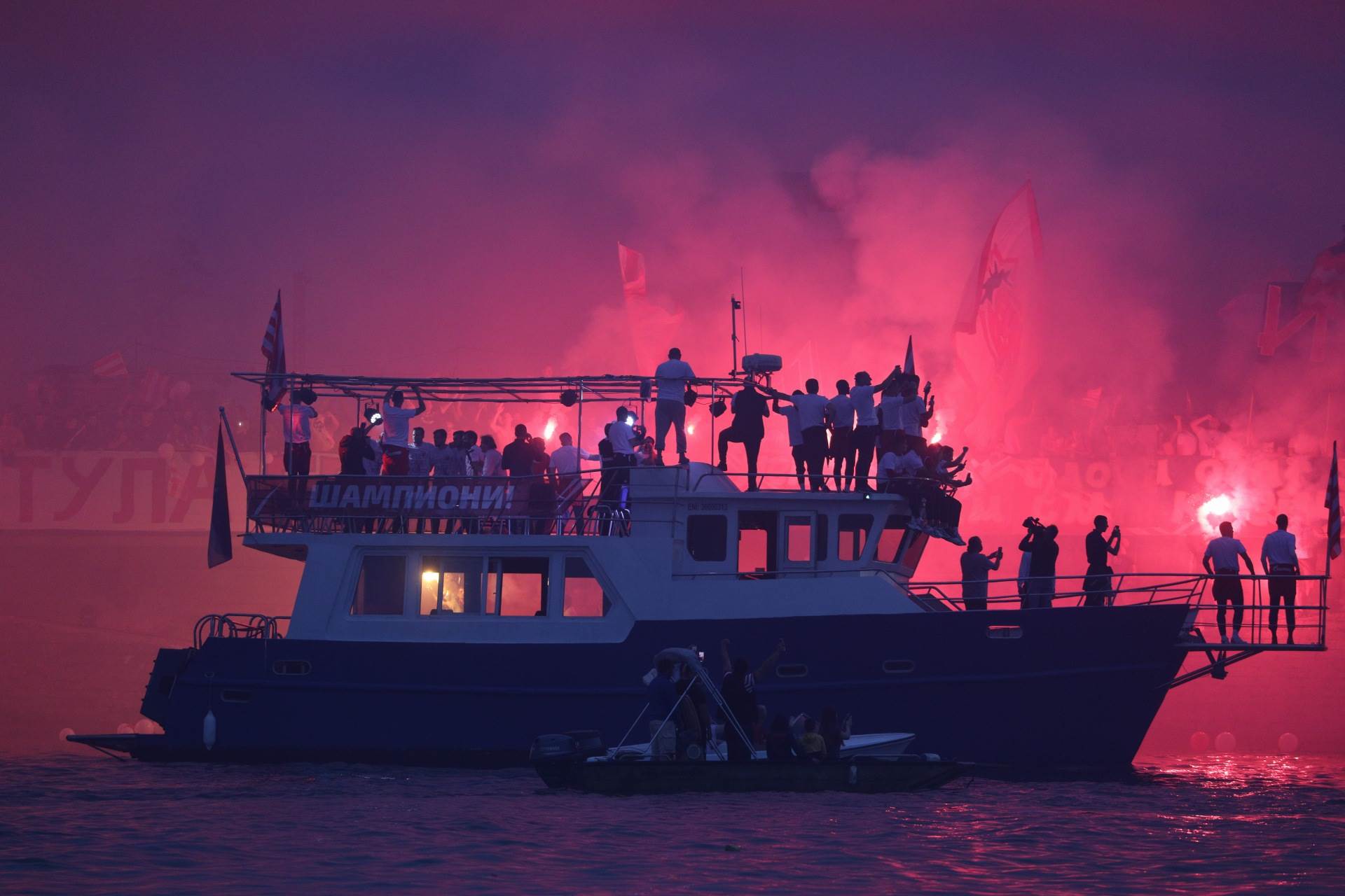 crvena zvezda proslava reka bal na vodi