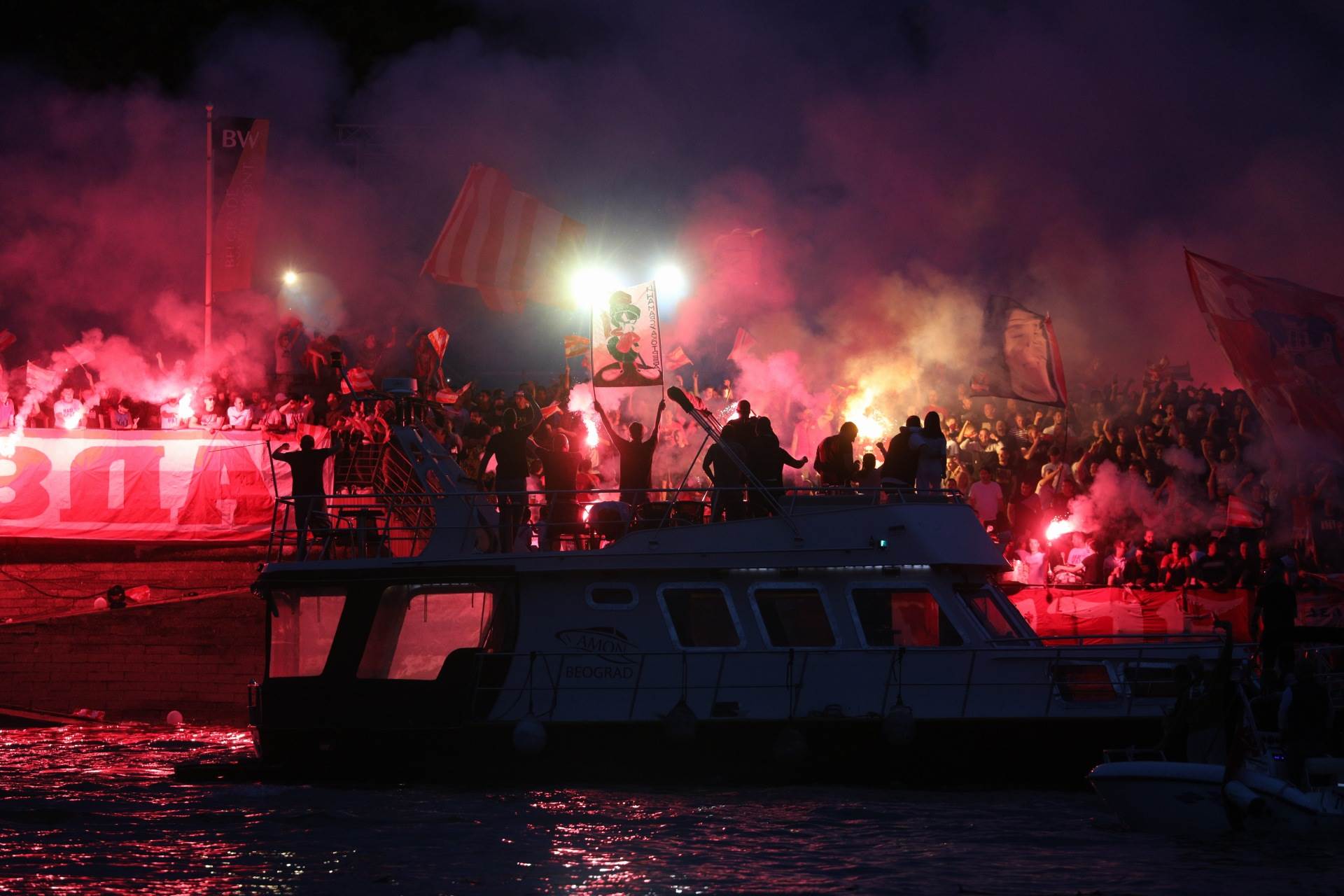 crvena zvezda proslava reka bal na vodi