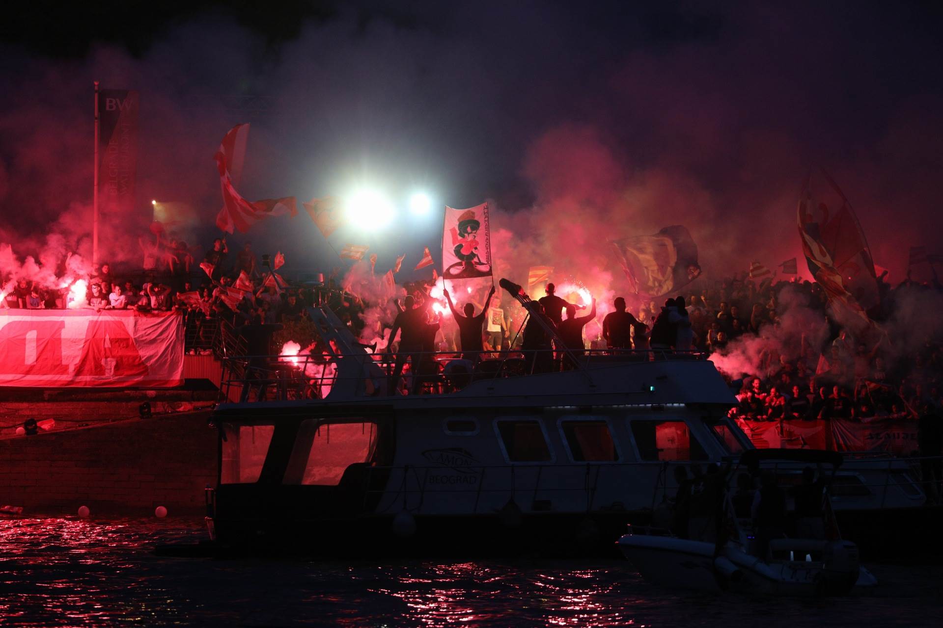 crvena zvezda proslava reka bal na vodi