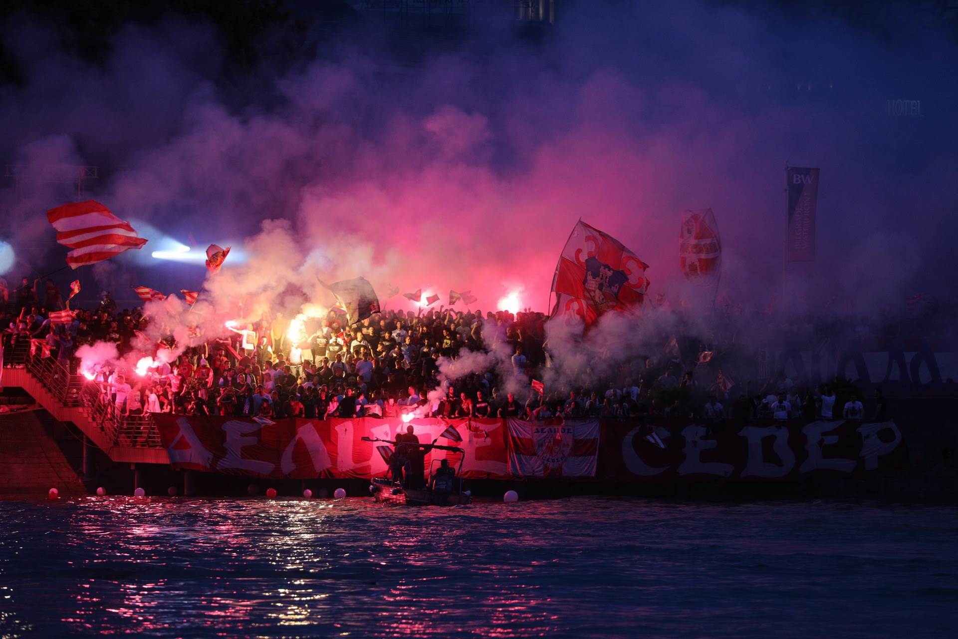 crvena zvezda proslava reka bal na vodi