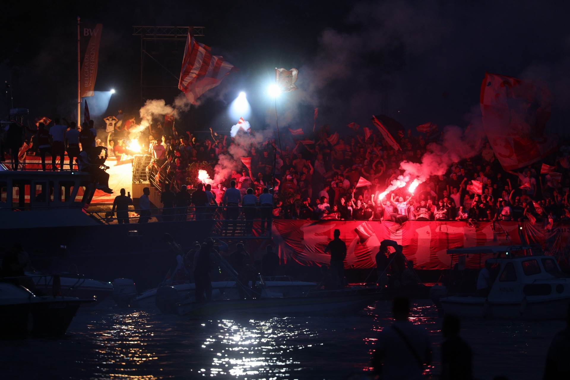 crvena zvezda proslava reka bal na vodi