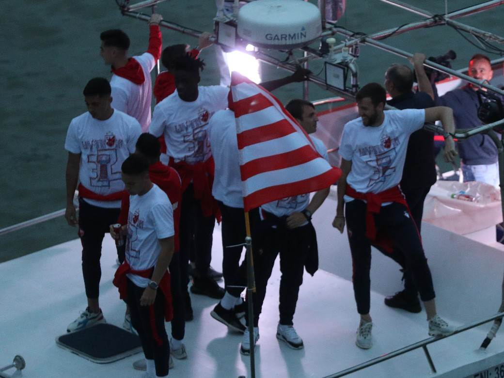 fk crvena zvezda proslava titule dejan stankovic bal na vodi foto galerija