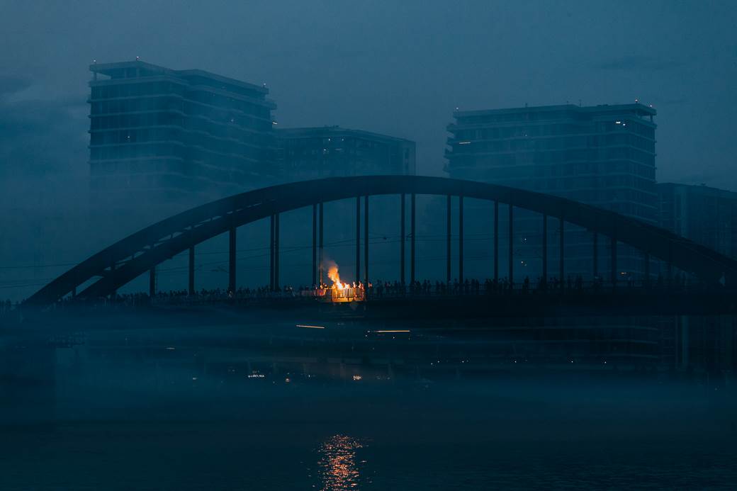 crvena zvezda navijači proslava titule bakljada vatromet reka kalemegdan