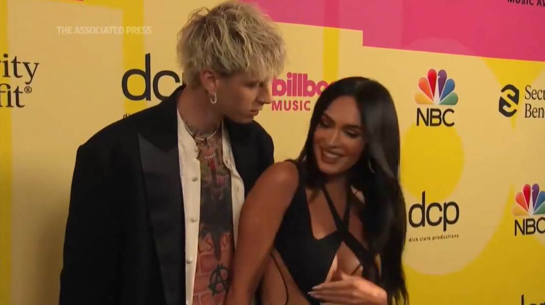 megan foks machine gun kelly billboard music awards fotografije