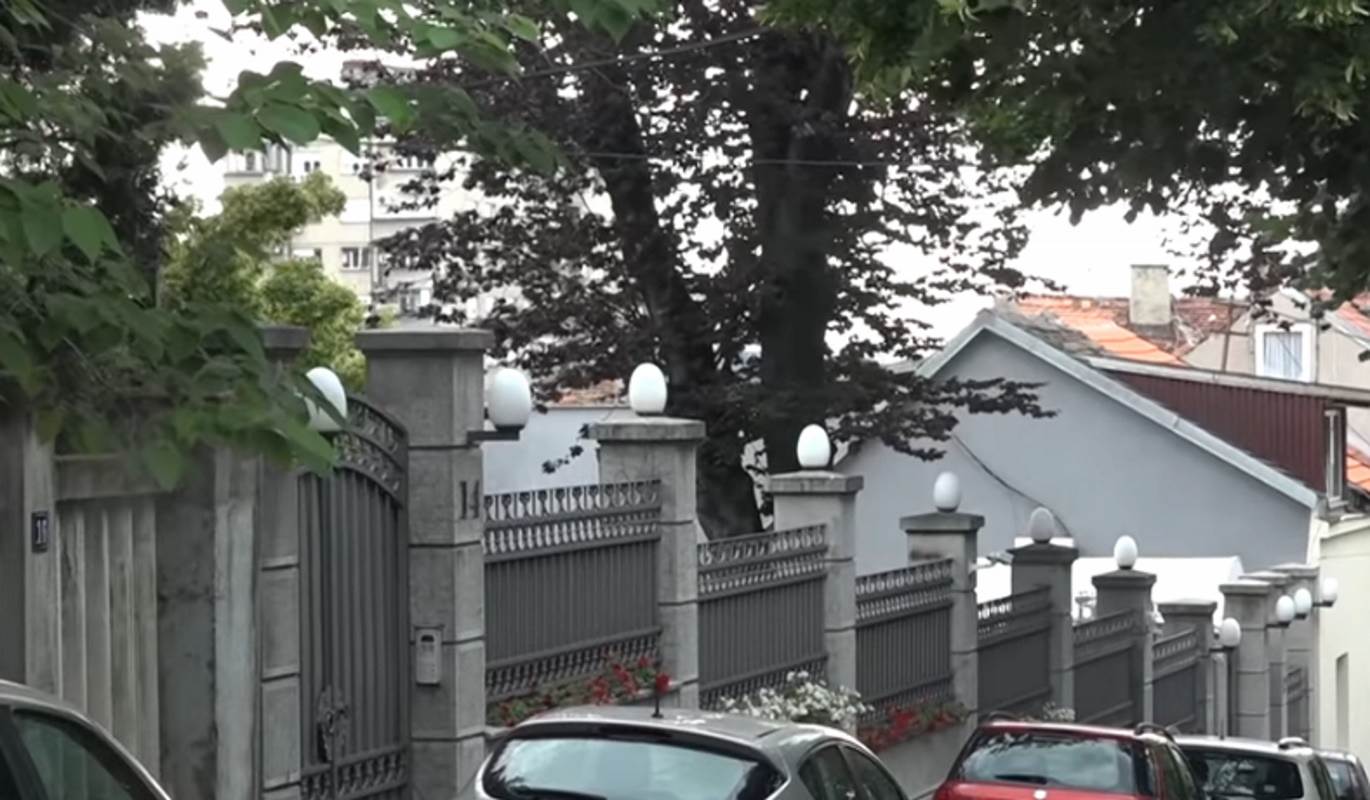 jovana joksimovic i vedrana rudan slike kola i vile foto