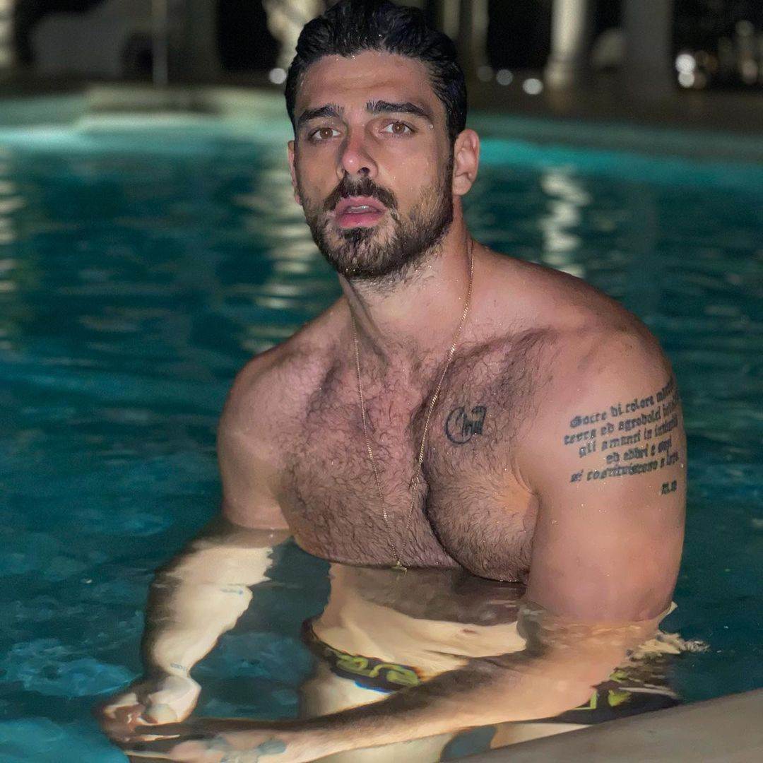 mikele morone priznao da je gej