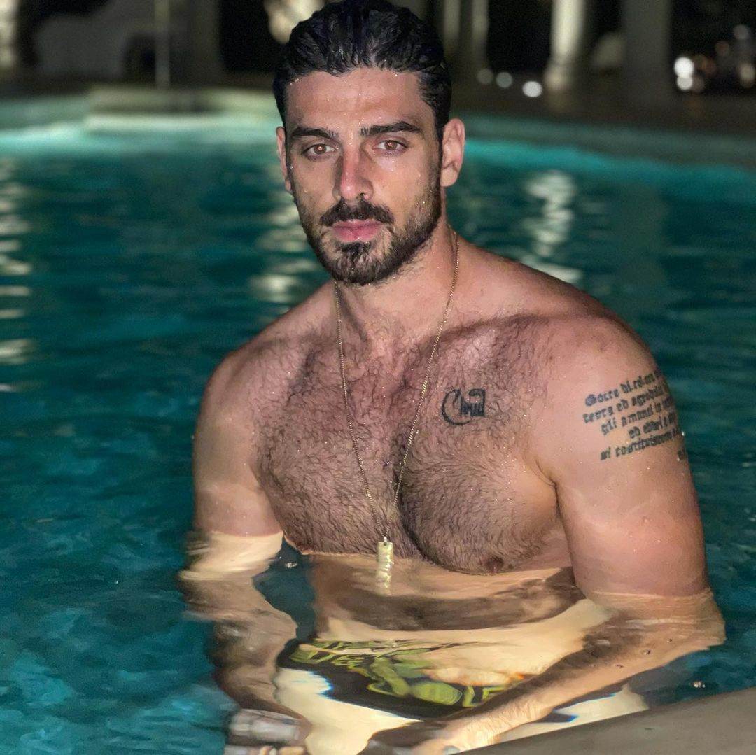 mikele morone priznao da je gej