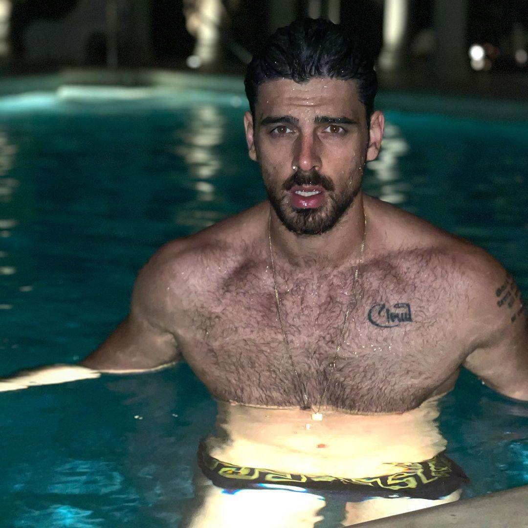 mikele morone priznao da je gej