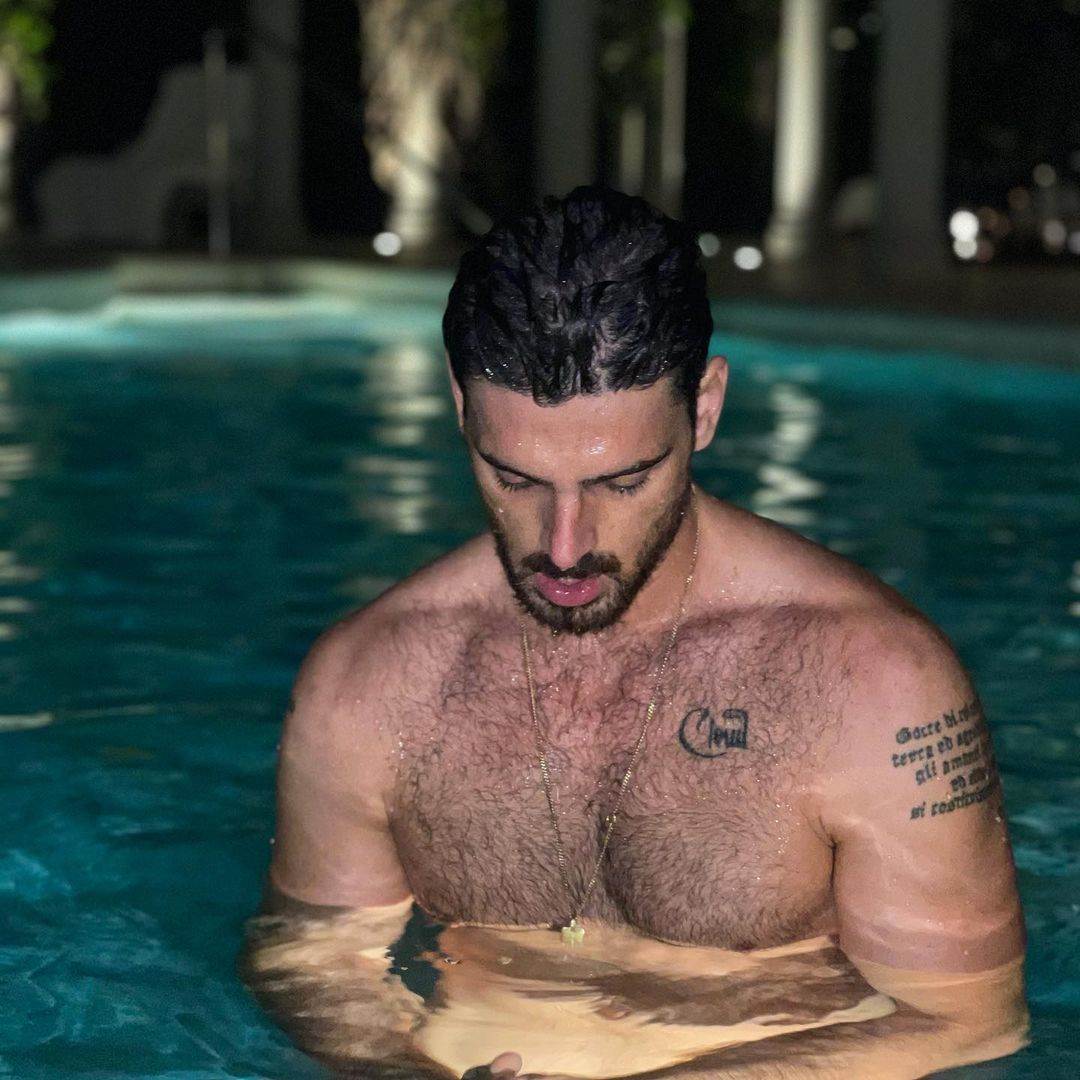 mikele morone priznao da je gej