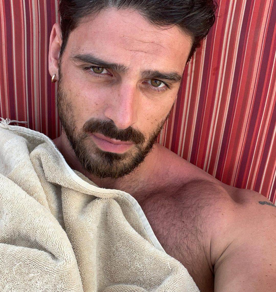 mikele morone priznao da je gej