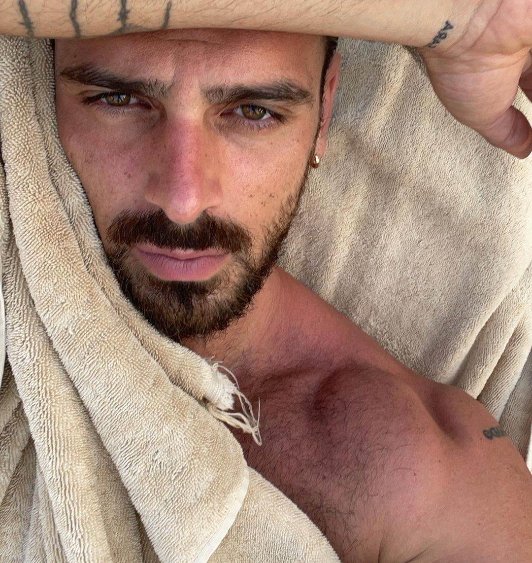 mikele morone priznao da je gej