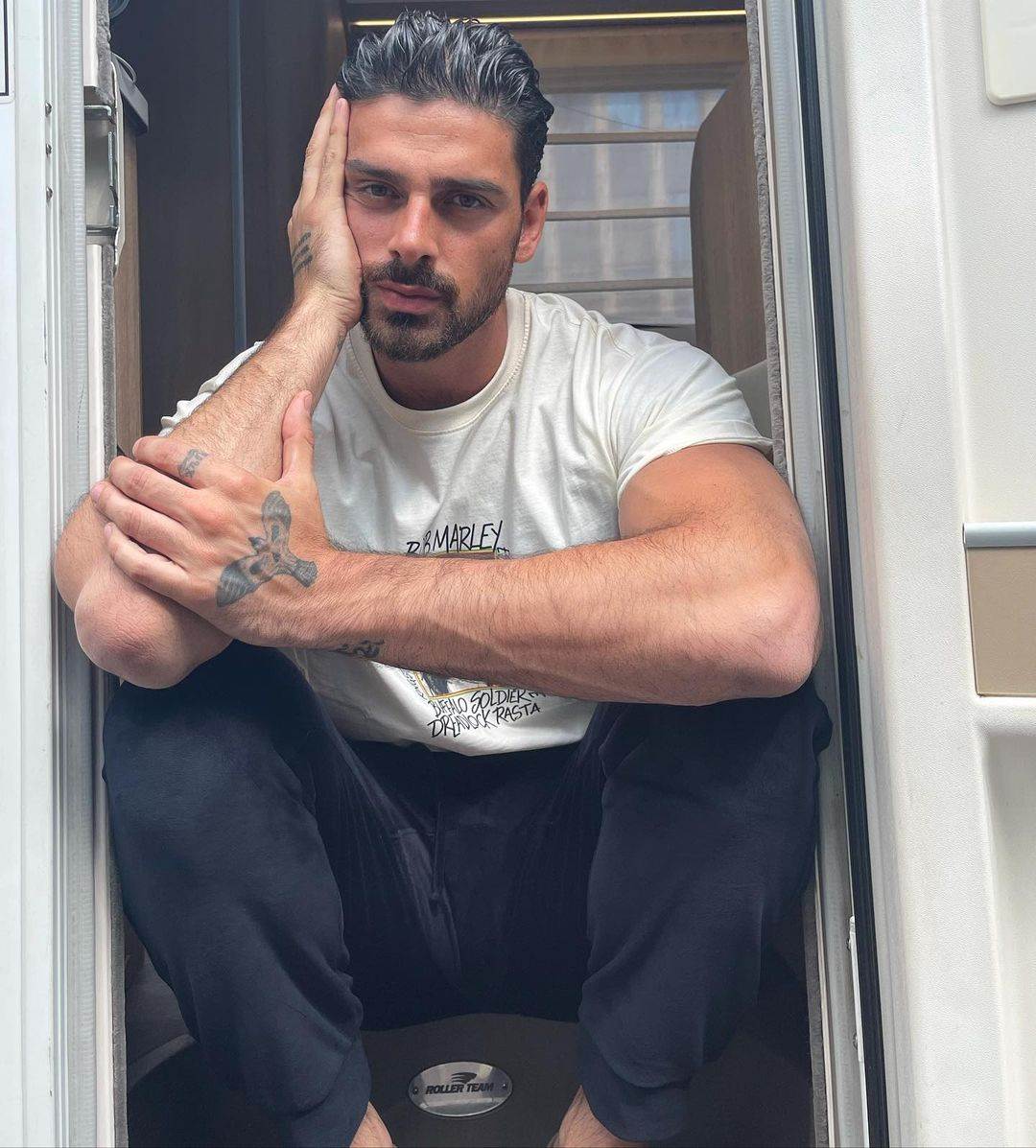 mikele morone priznao da je gej