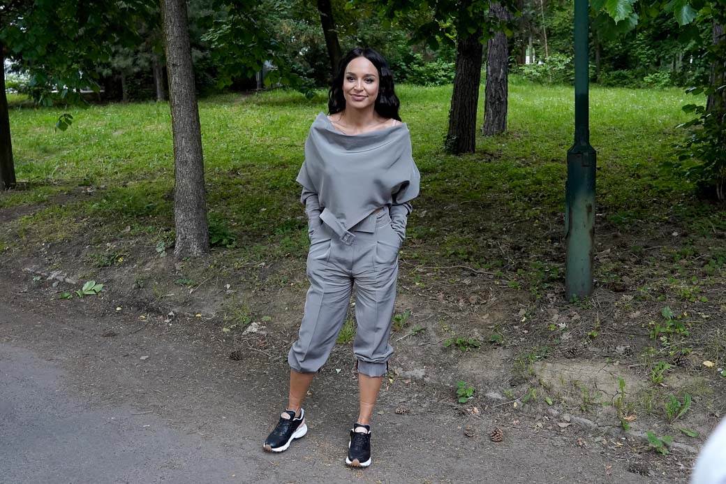 edita aradinovic gola u tus kabini 